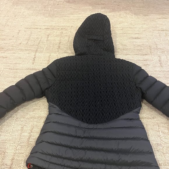 Perfect Moment Ski Jacket - Picture 6 of 11